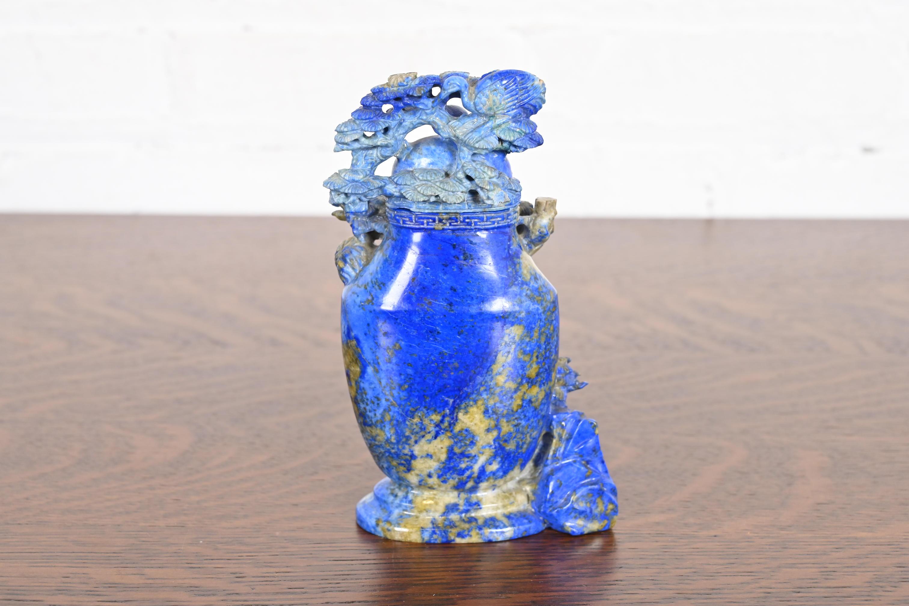 Antico vaso cinese con coperchio a forma di uccelli e alberi in lapislazzuli in vendita 5