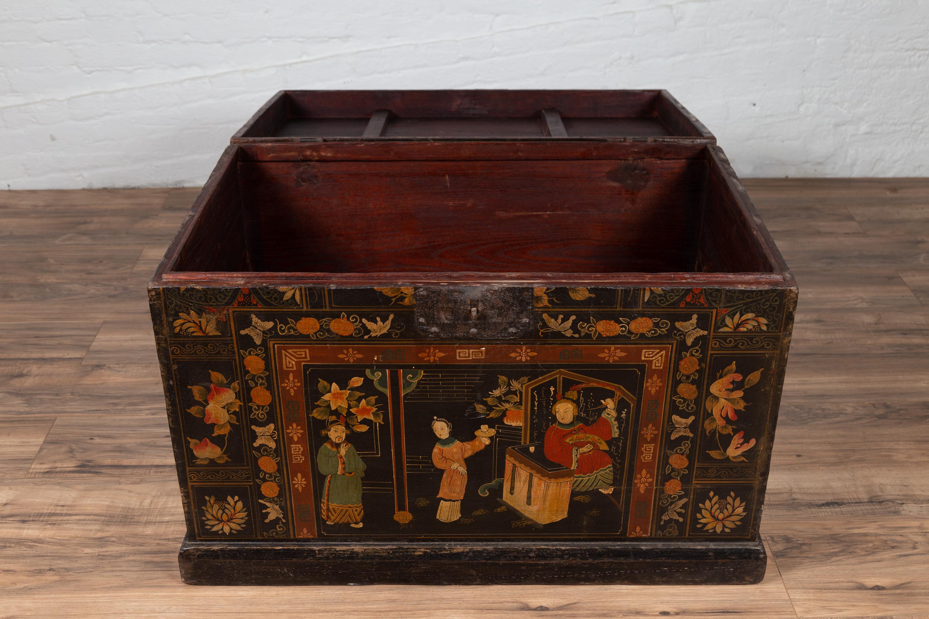 Antique Chinese Large Black Lacquered Trunk with Court Scenes Chinoiserie Decor 4