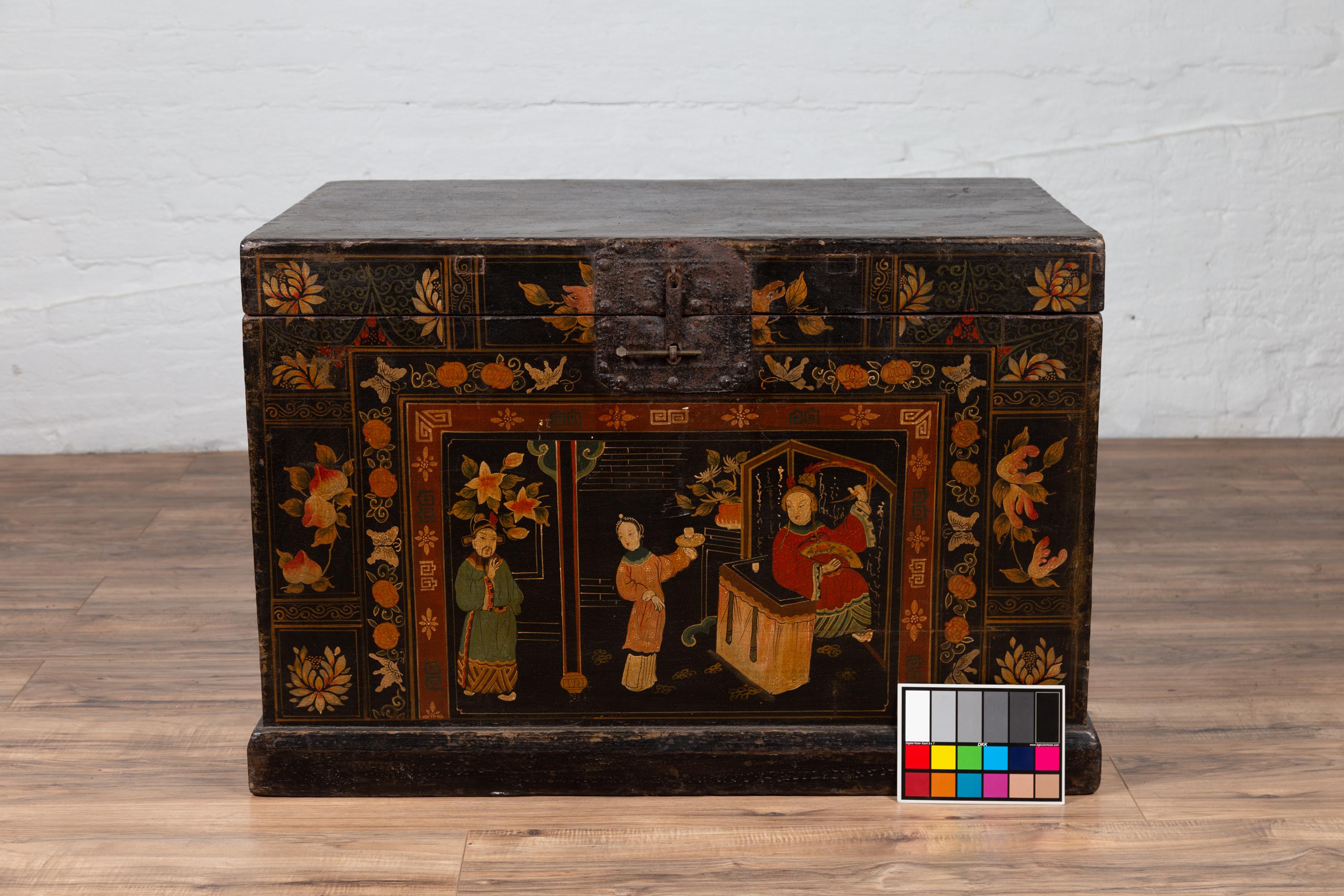 Antique Chinese Large Black Lacquered Trunk with Court Scenes Chinoiserie Decor 12