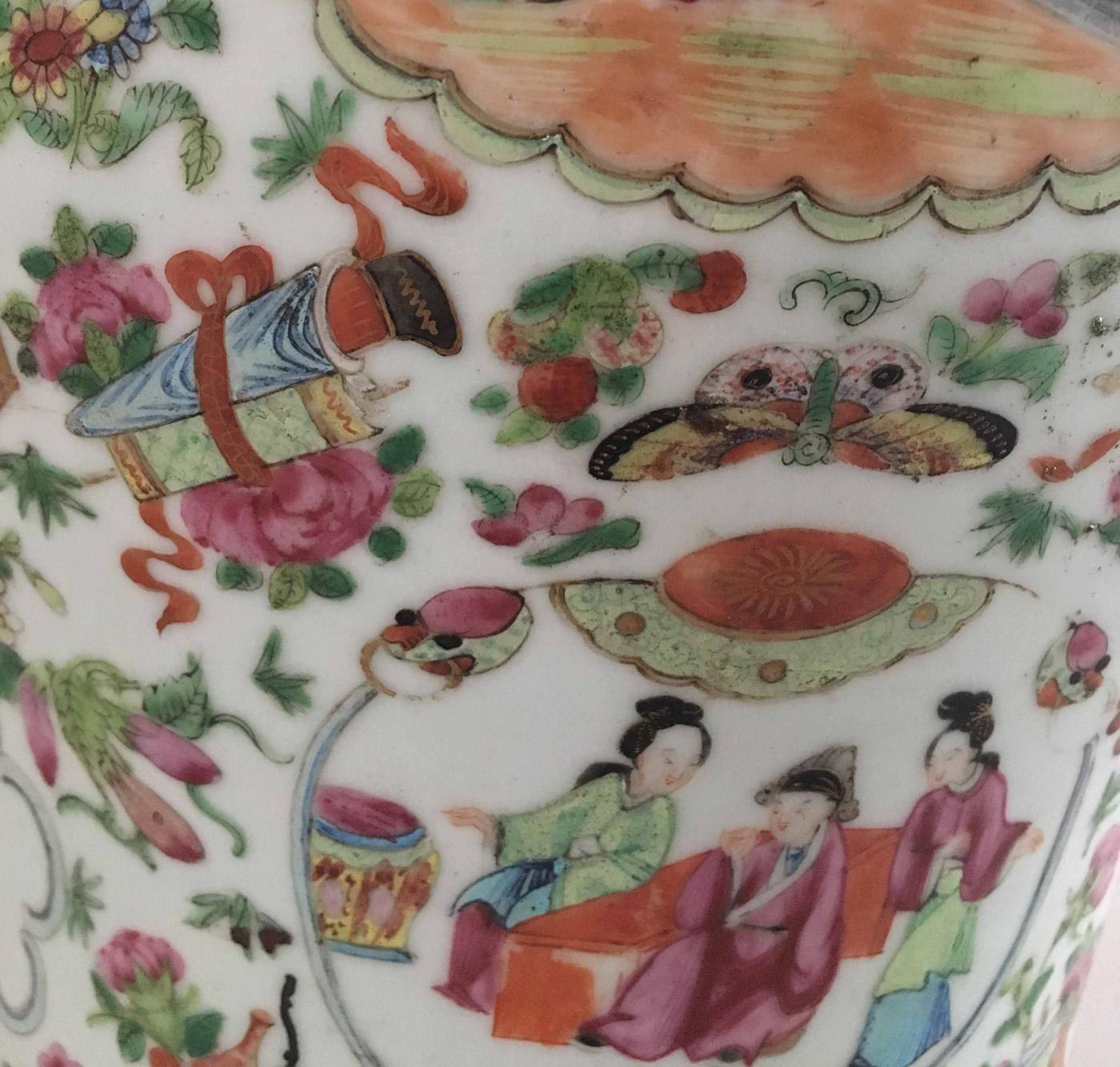 Antique Chinese Large Famille Rose Vase with Lid In Good Condition For Sale In Sheffield, MA