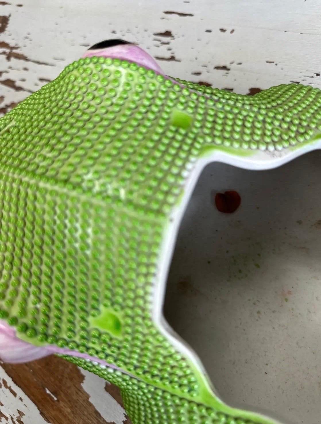 Exportation chinoise Cache-pot chinois ancien en porcelaine avec grenouille verte en vente