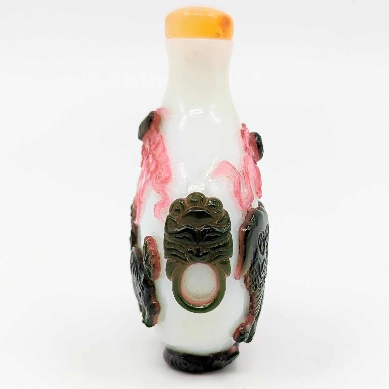 Antike chinesische Doppel Overlay Glas Schnupftabakflasche 19c Qing im Zustand „Hervorragend“ im Angebot in Richmond, CA