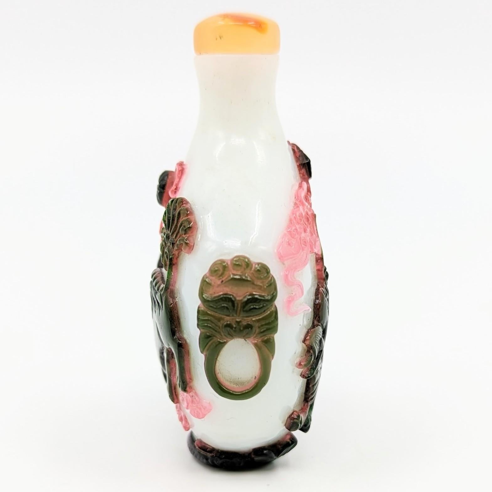 Antike chinesische Doppel Overlay Glas Schnupftabakflasche 19c Qing für Damen oder Herren im Angebot