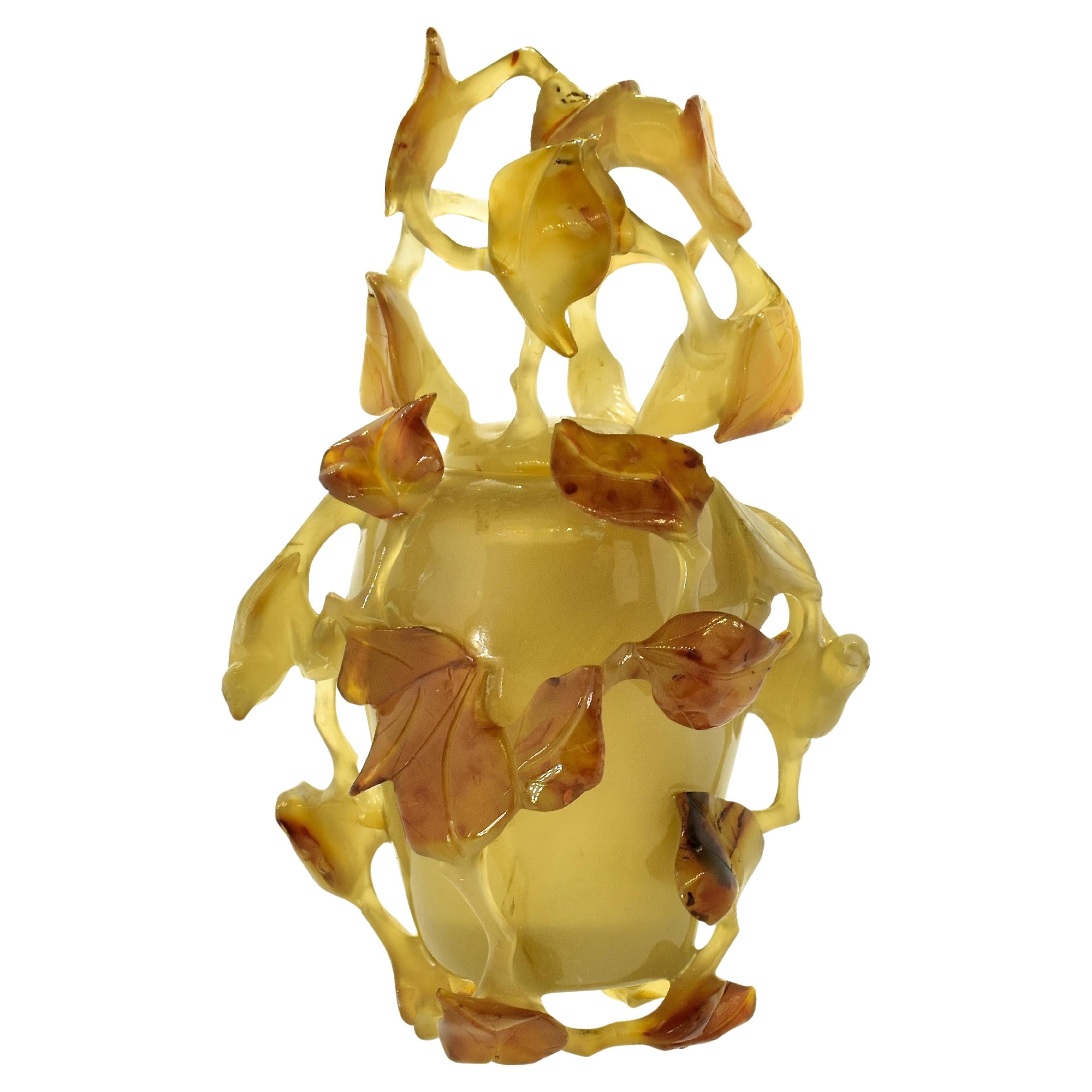 Antigua botella, jarrón o vasija china de ágata con tapa, dinastía Qing, c. 1900. en venta