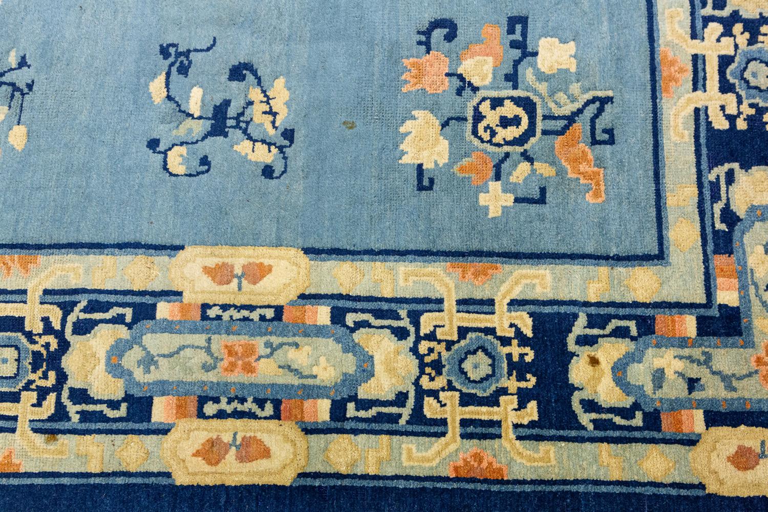 Tapis chinois de Pékin bleu clair Bon état - En vente à Ferrara, IT