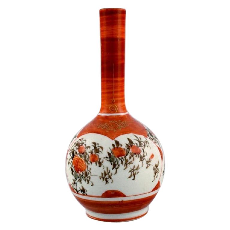 Antique Chinese Long Necked Vase in Hand-Painted Porcelain, 19th Century