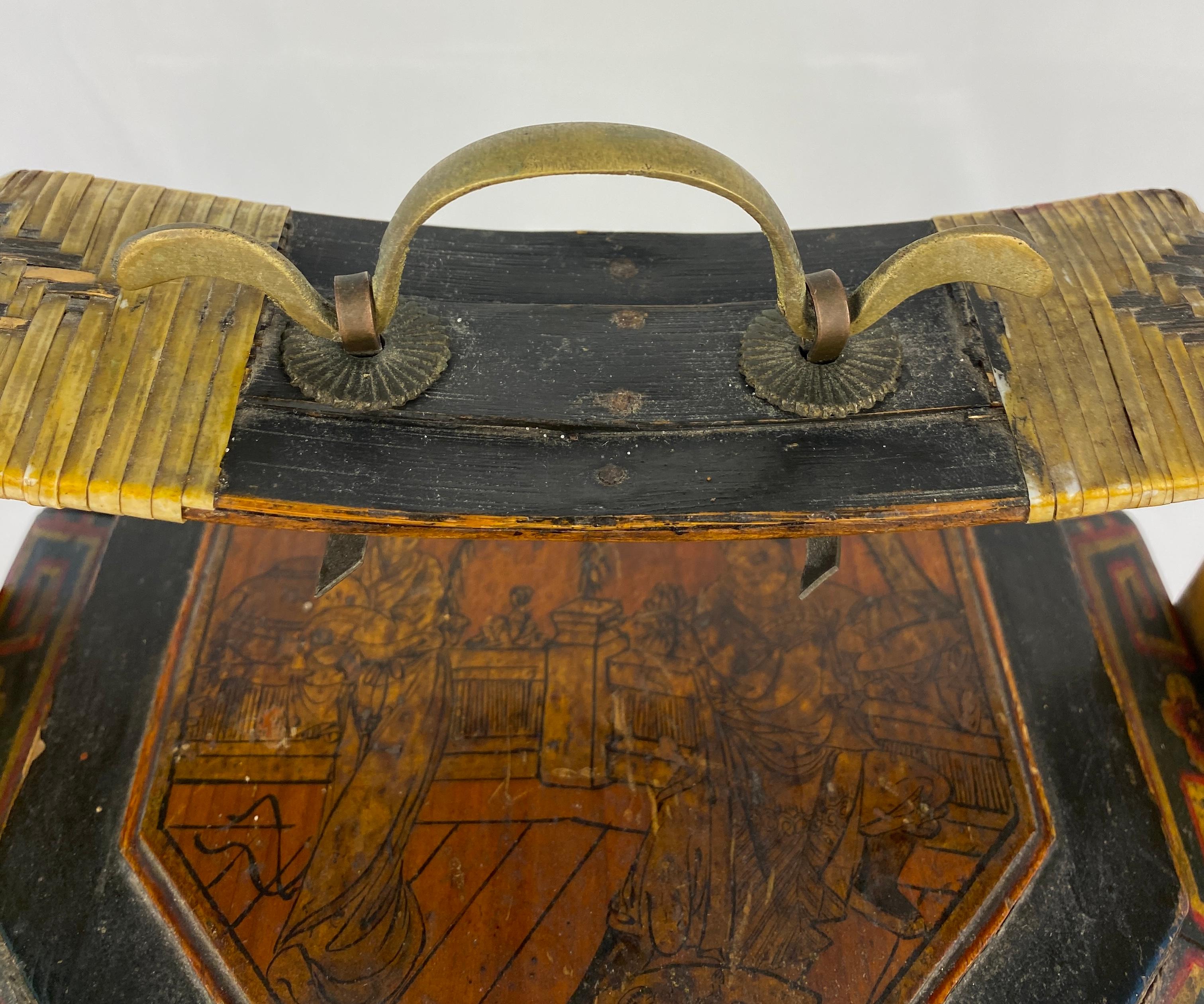 Antique Chinese Lunch Box with Carved Handle  For Sale 3