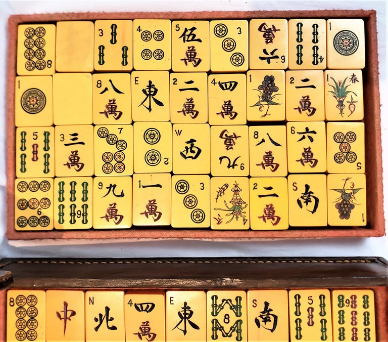 Antique Chinese Mahjong Game Set Carved Bakelite 148 Tiles Leather Case Key  Rare