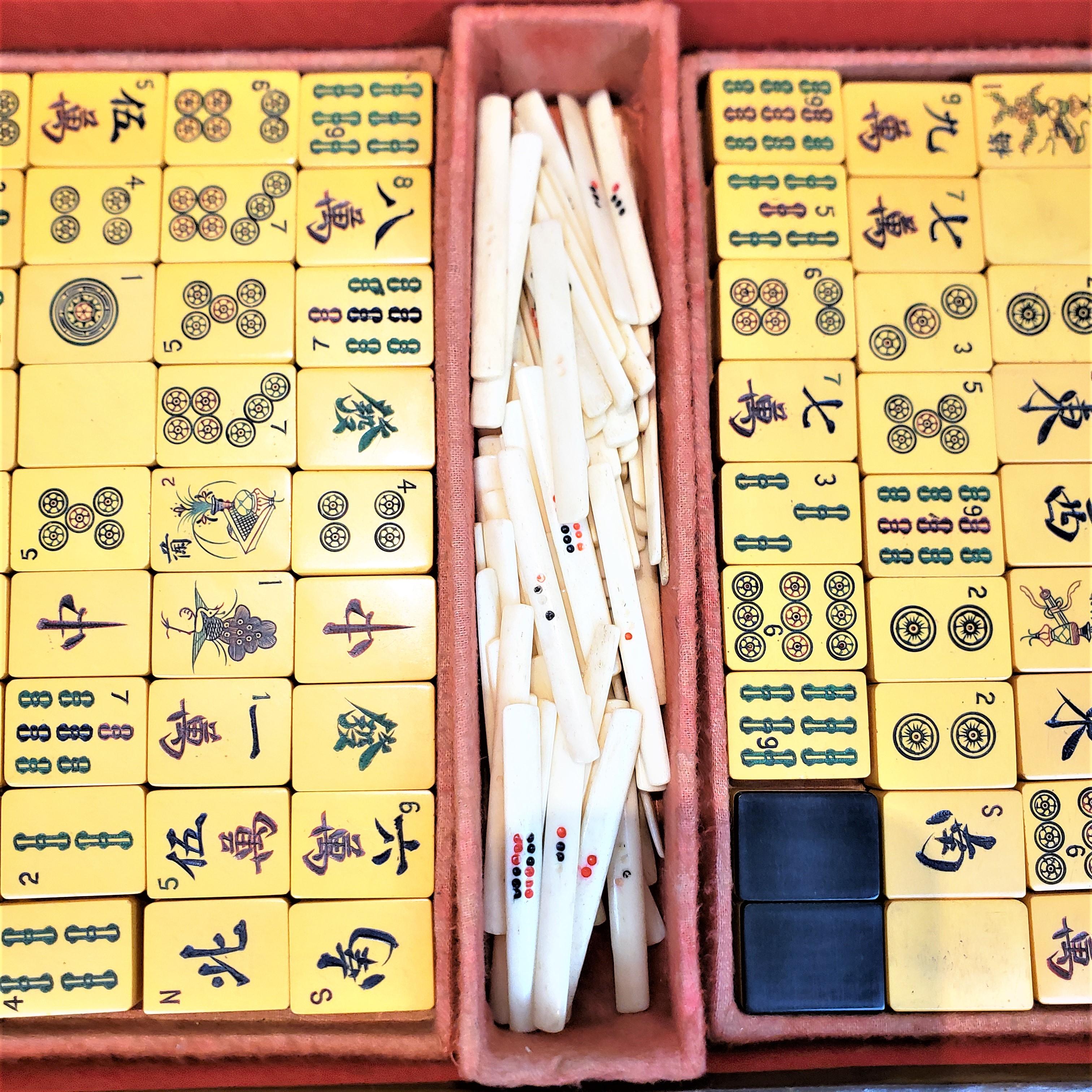 Chinois Ensemble de jeu chinois antique Mahjong dans un étui de verrouillage ajusté avec clé en vente