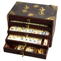 Antikes chinesisches Mahajong-Kachel-Spielset mit Etui, um 1900