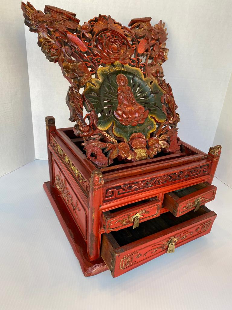 Hand-Carved Antique Chinese Make-Up Box For Sale