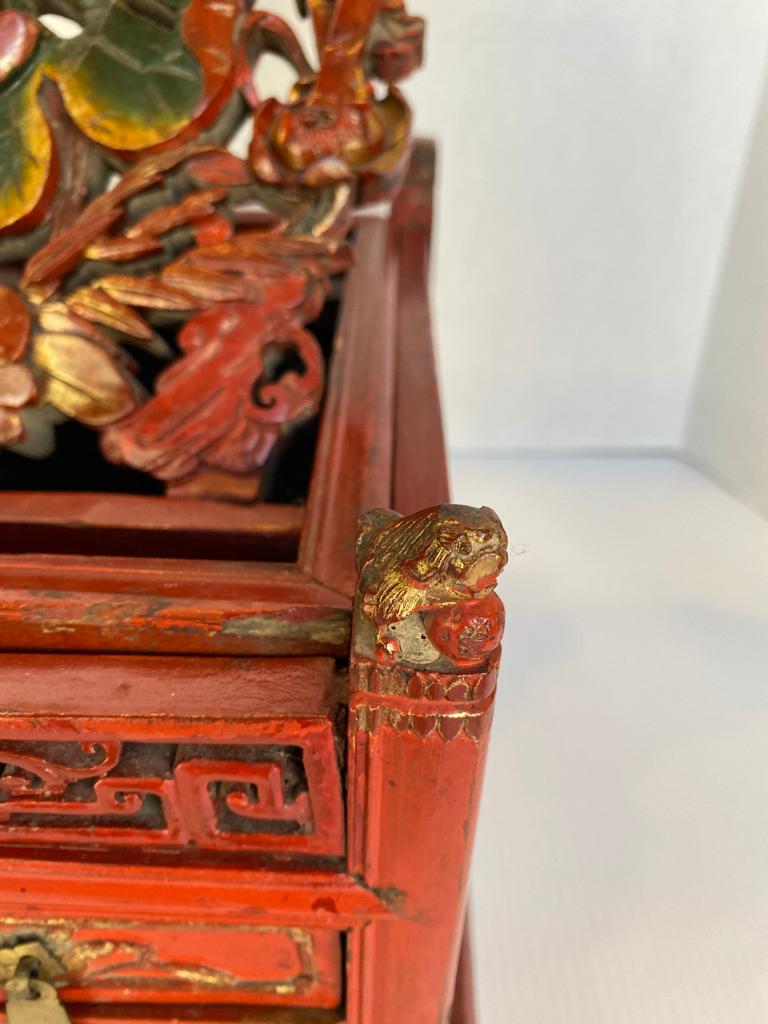 Antique Chinese Make-Up Box For Sale 2