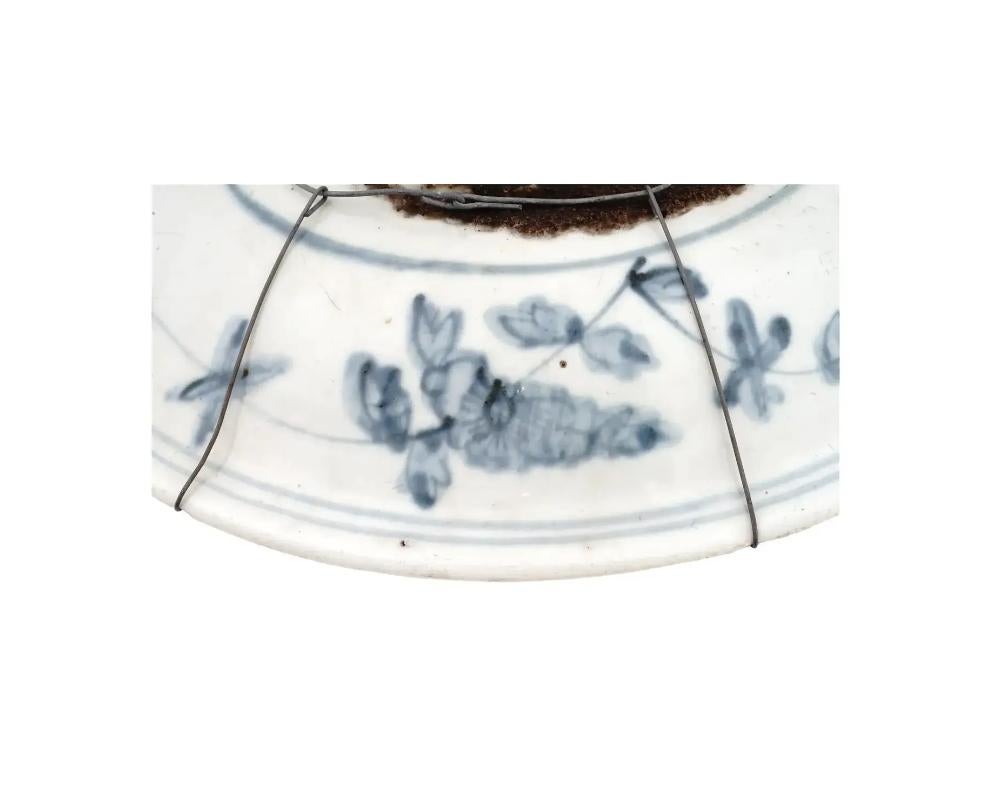 Ancienne assiette chinoise en porcelaine bleue et blanche de style Meiji Bon état - En vente à New York, NY