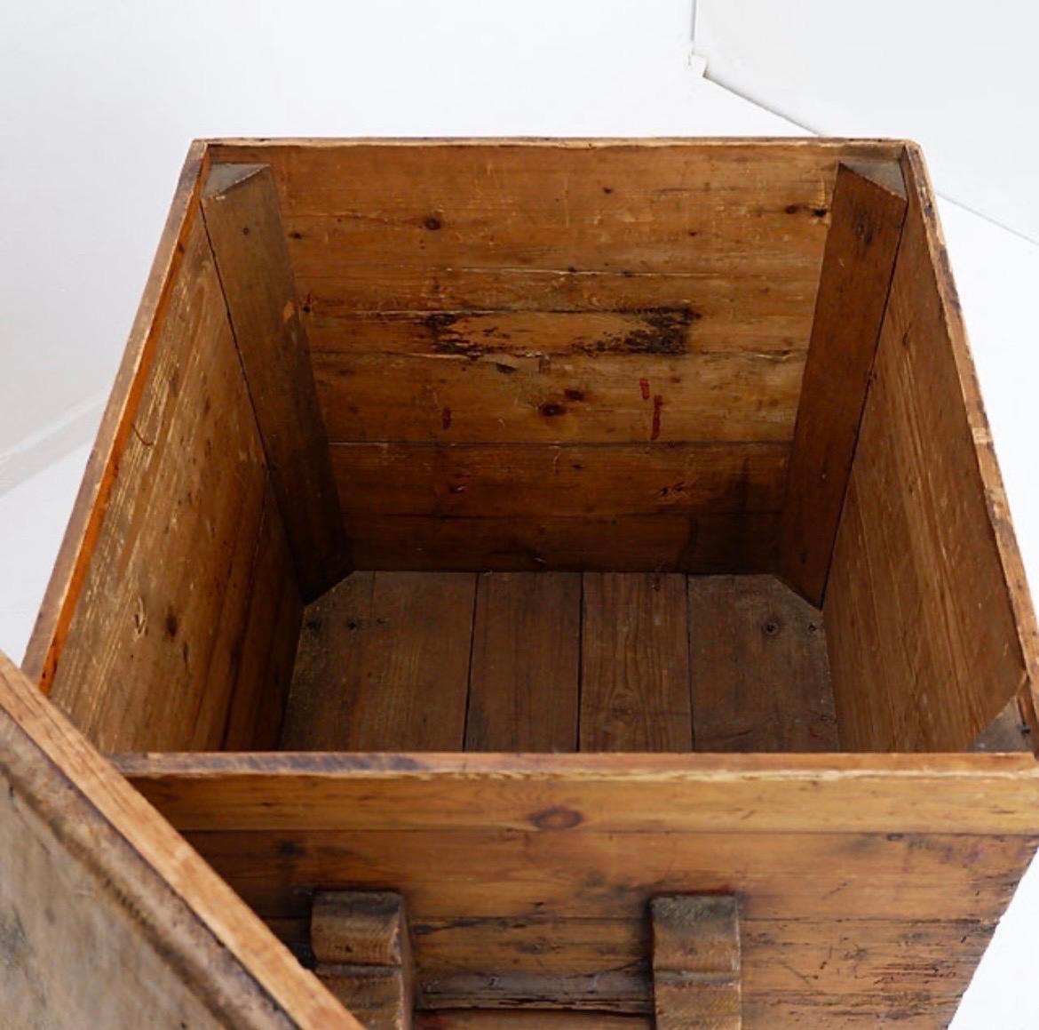 Antique Chinese Merchants Travel Chest For Sale 1