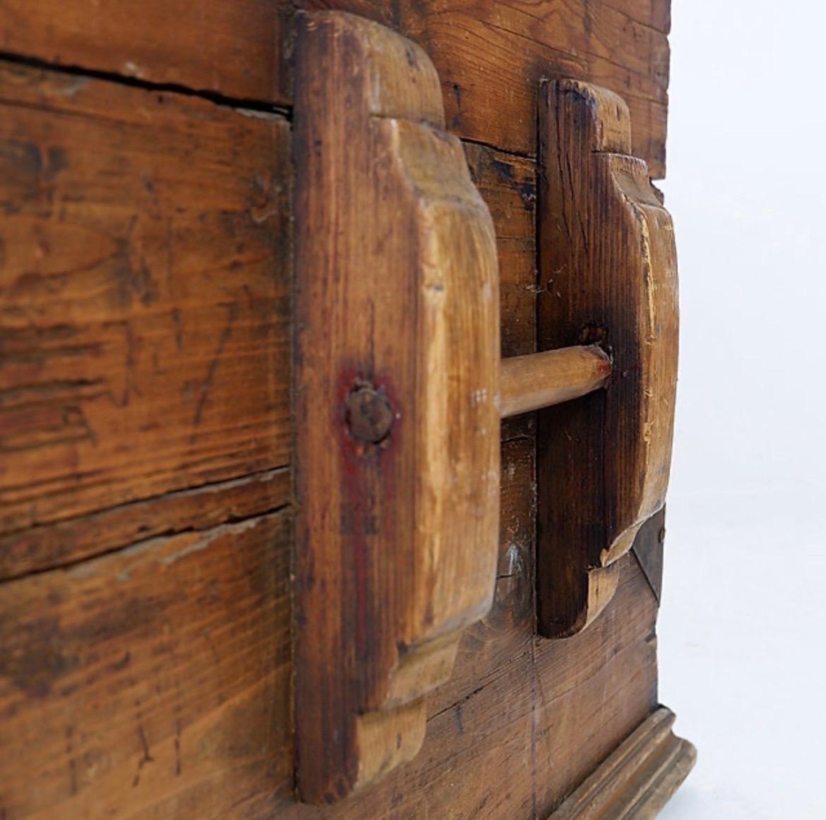 Antique Chinese Merchants Travel Chest For Sale 3