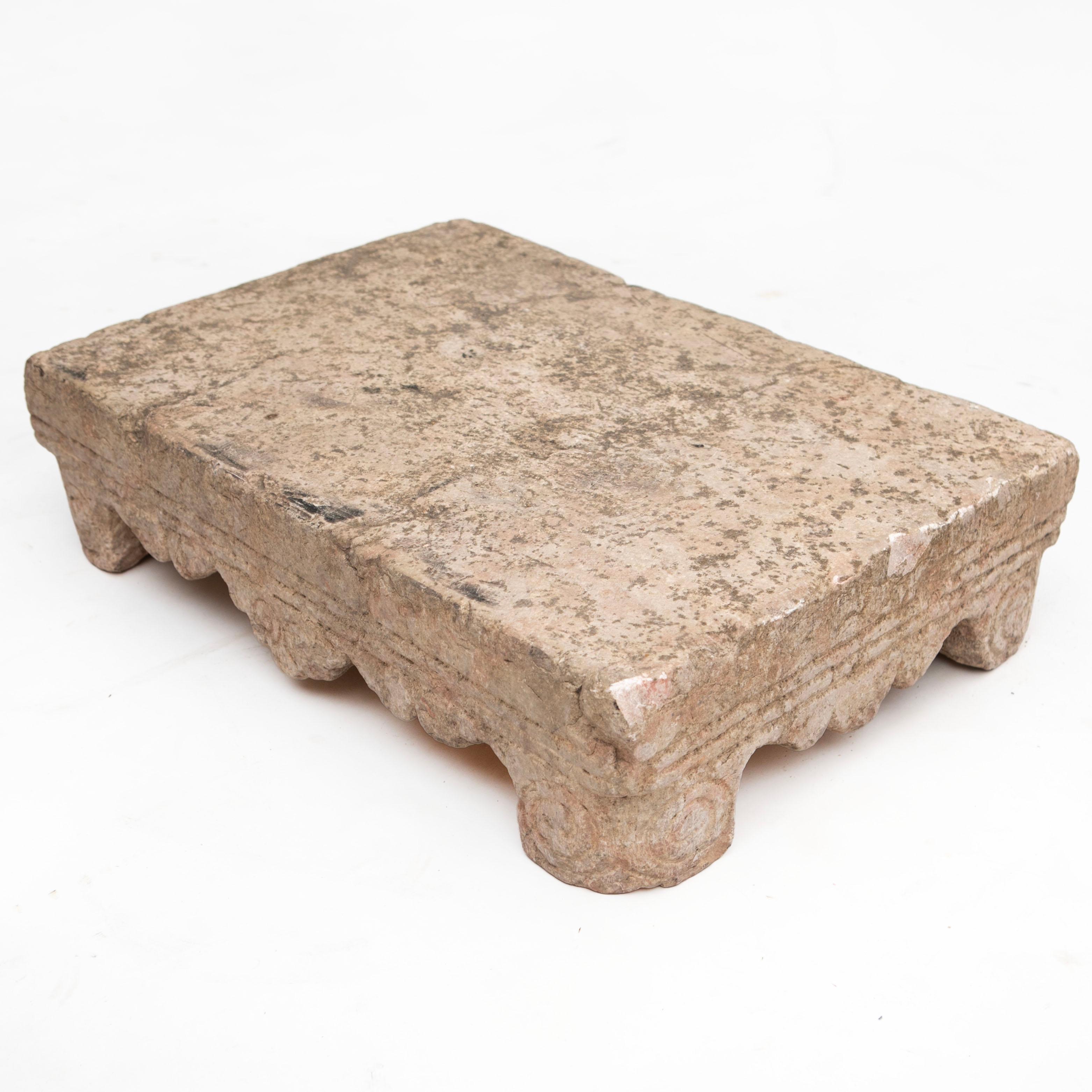 Pierre Ancienne table chinoise en pierre de Ming, vers 1500- 1600 en vente