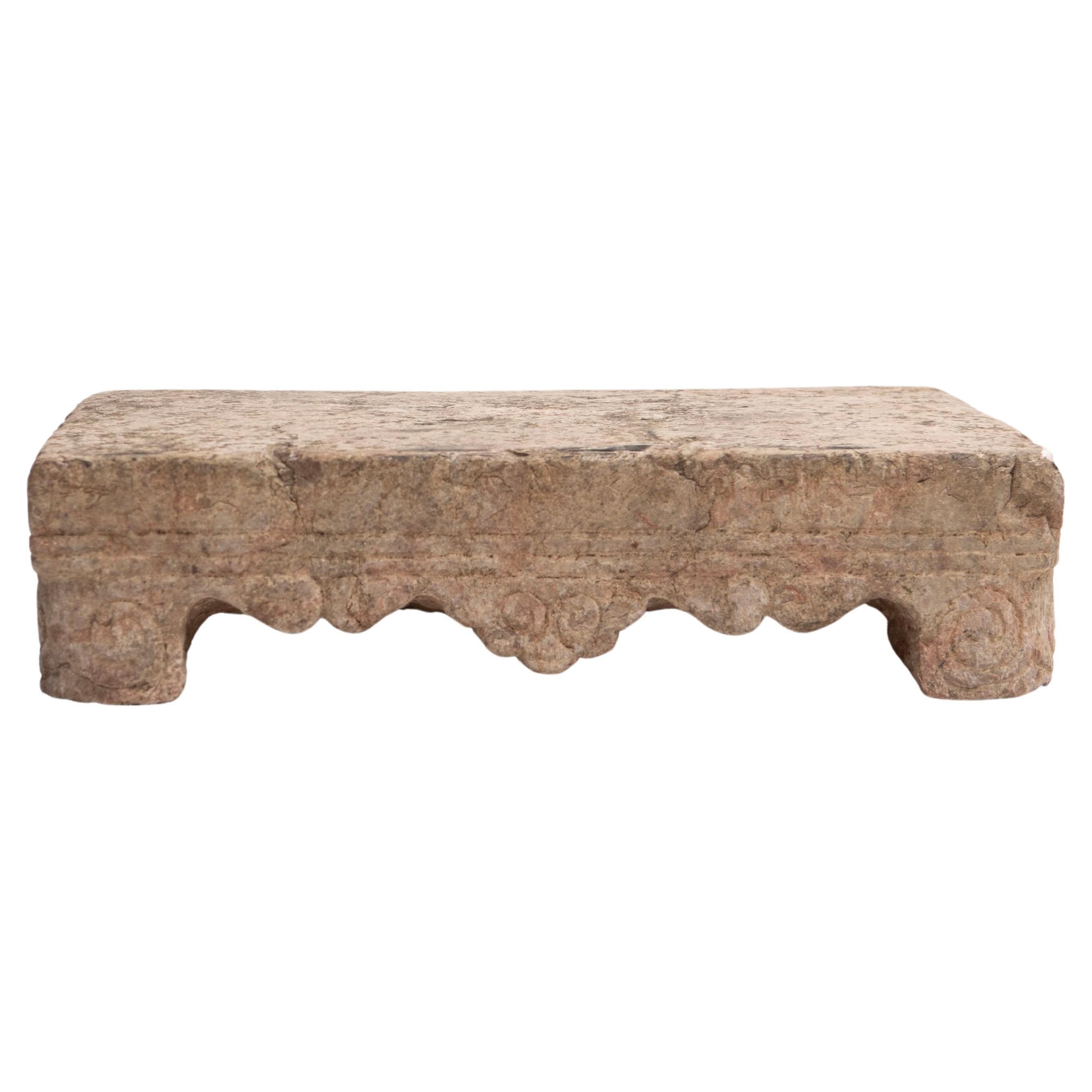 Ancienne table chinoise en pierre de Ming, vers 1500- 1600