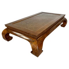 Ancienne table basse chinoise en rotin de style Ming en bois Yumu/table basse