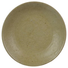 Antique Chinese Ming Swatow Zhangzhou Crackle Celadon Charger, ca 1600