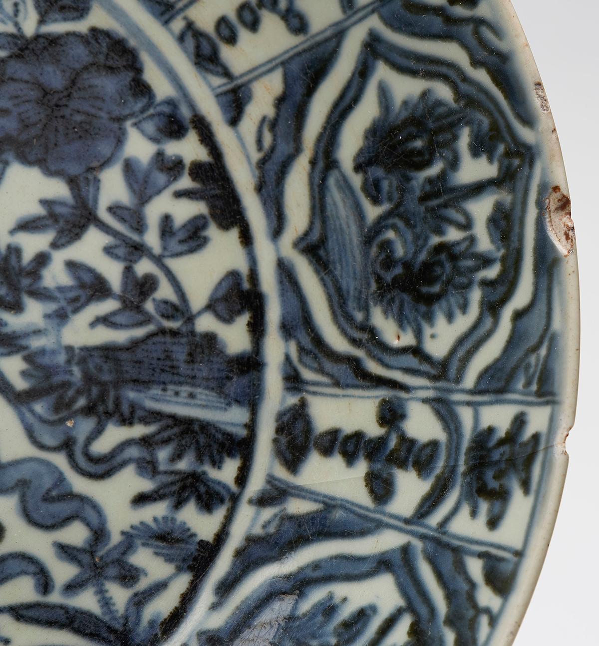 18th Century and Earlier Antique Chinese Ming Zhangzhou Phoenix Bird Dish 16th Century For Sale