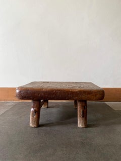 Antico sgabello cinese mini basso in legno di olmo, inizio XX secolo