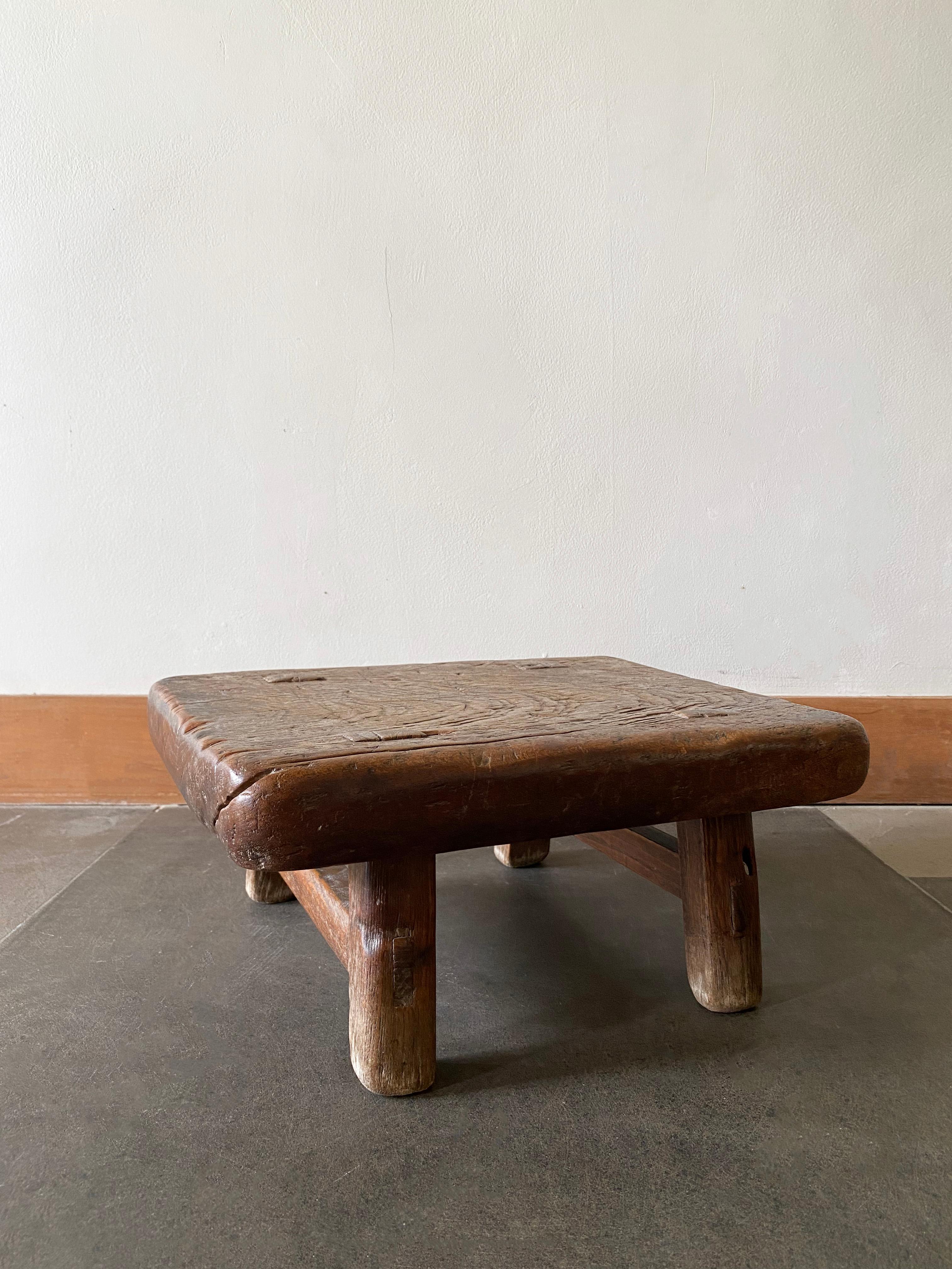 Antique Chinese Mini Low Elm Wood Stool, Early 20th Century In Good Condition For Sale In Jimbaran, Bali