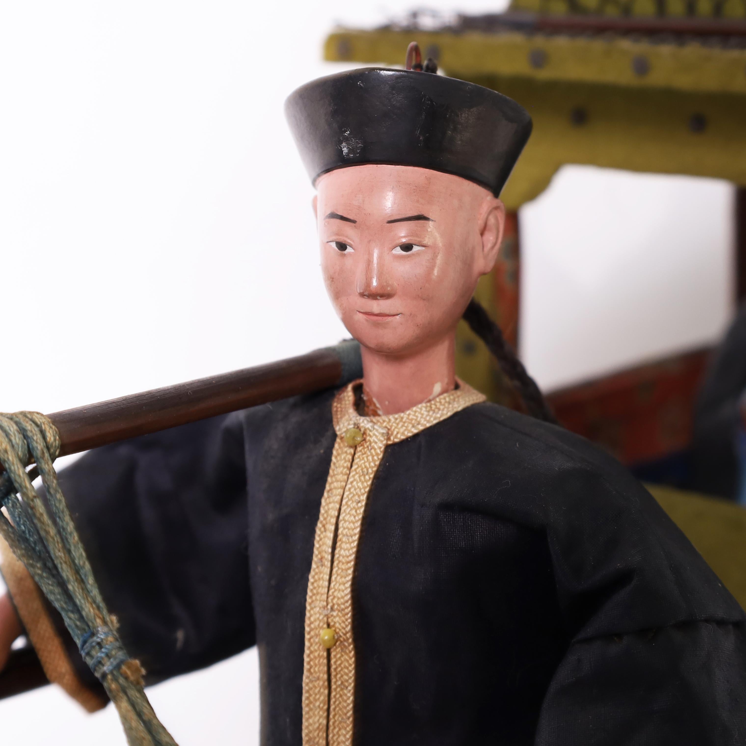 Modèle chinois ancien d'un souverain porté à Sedan ou au chariot Bon état - En vente à Palm Beach, FL