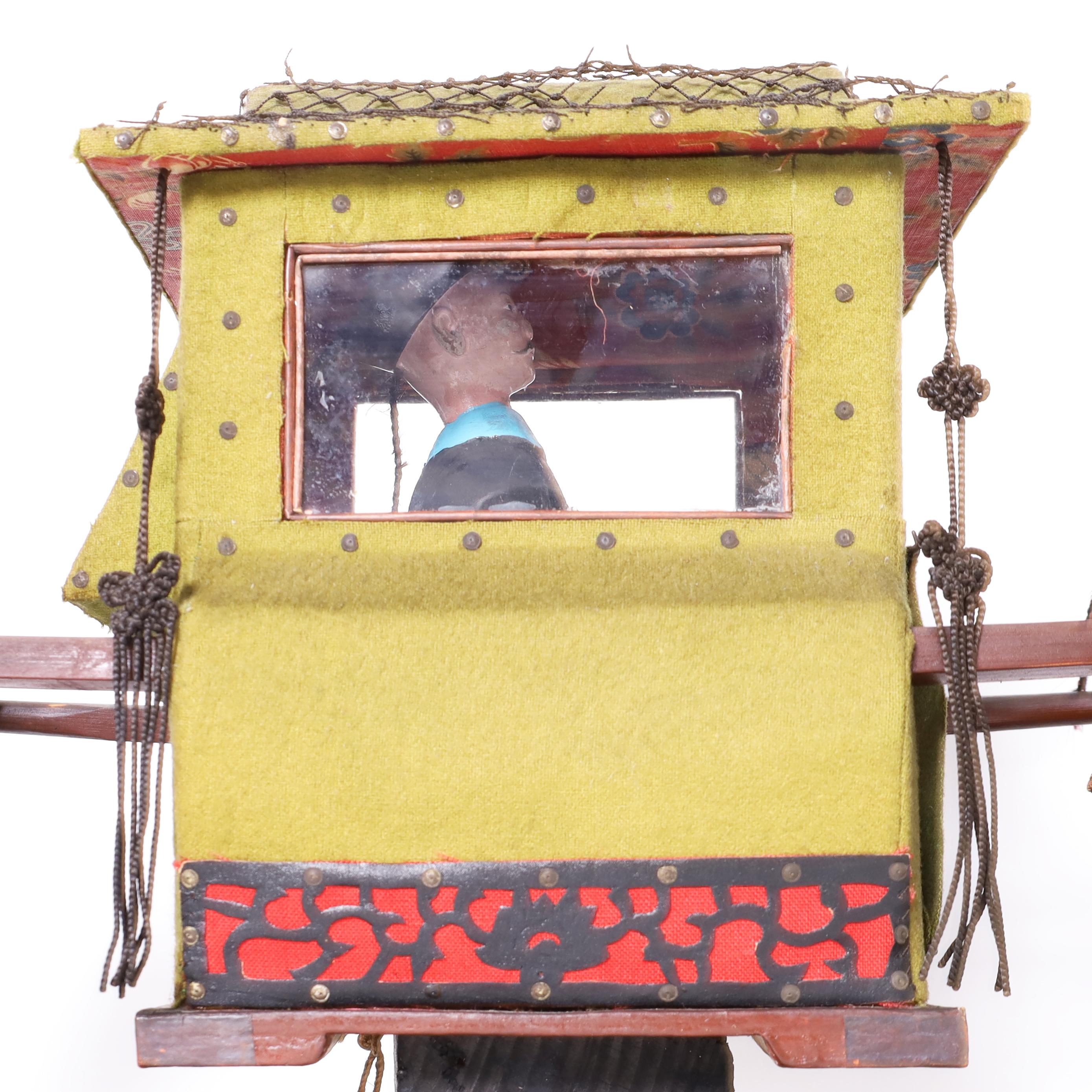 Bois de feuillus Modèle chinois ancien d'un souverain porté à Sedan ou au chariot en vente