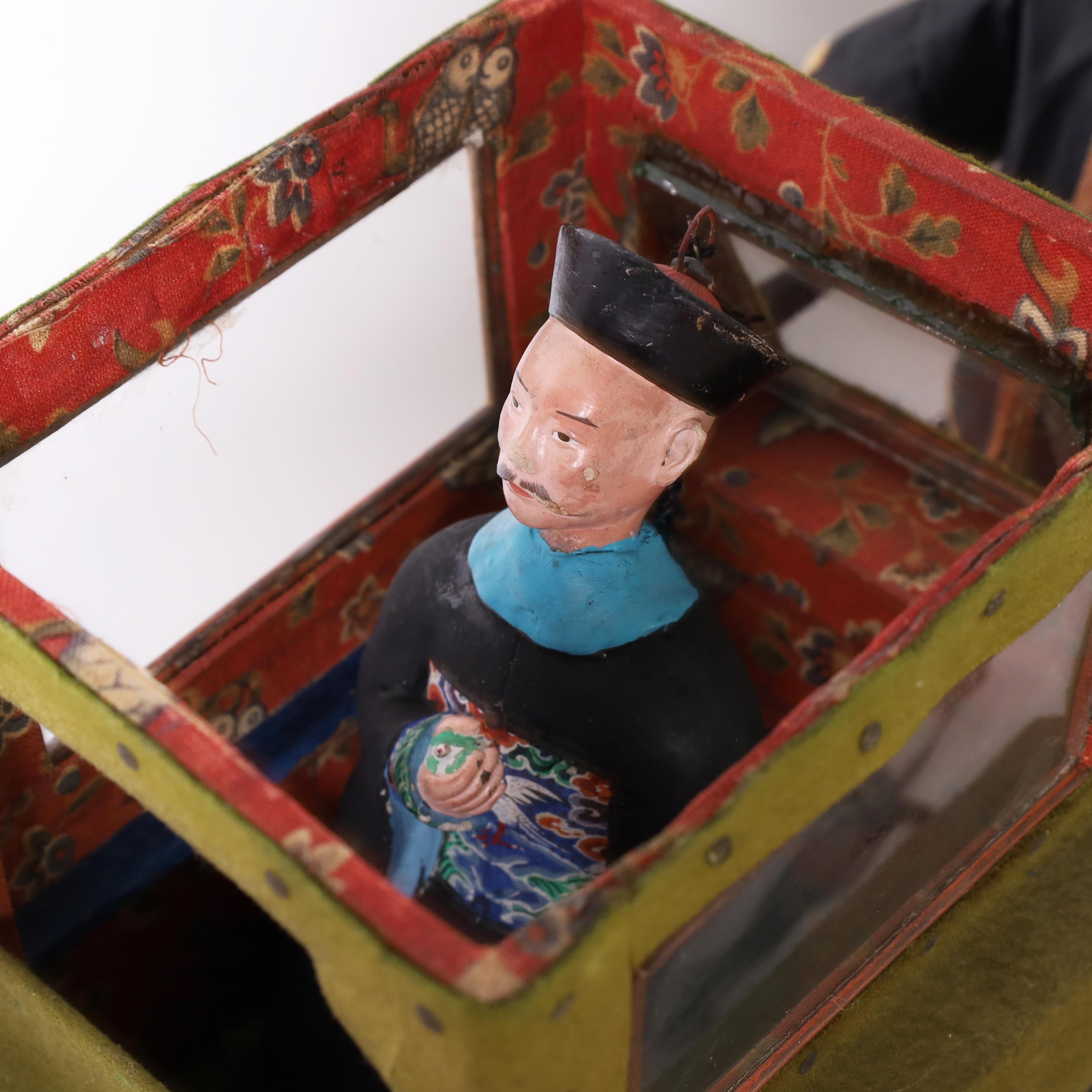 Modèle chinois ancien d'un souverain porté à Sedan ou au chariot en vente 1