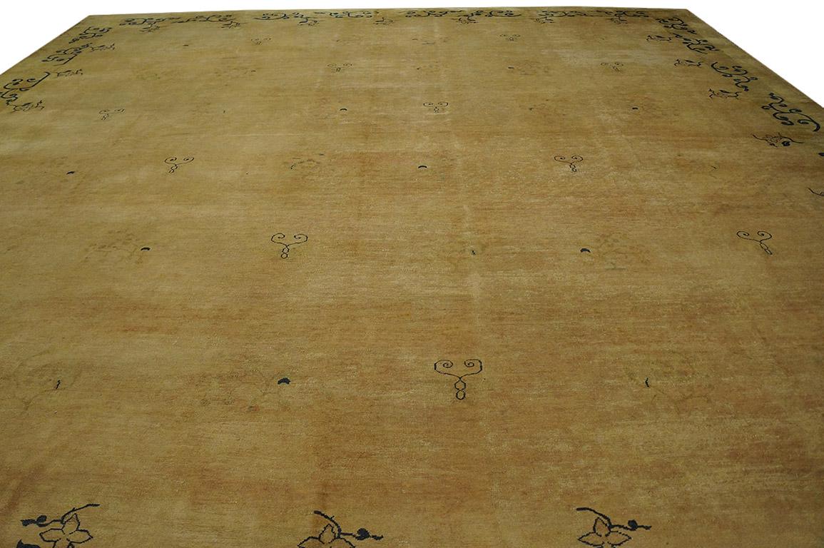 Laine Tapis mongol chinois ancien de 16' 10'' x 17' 10'' en vente