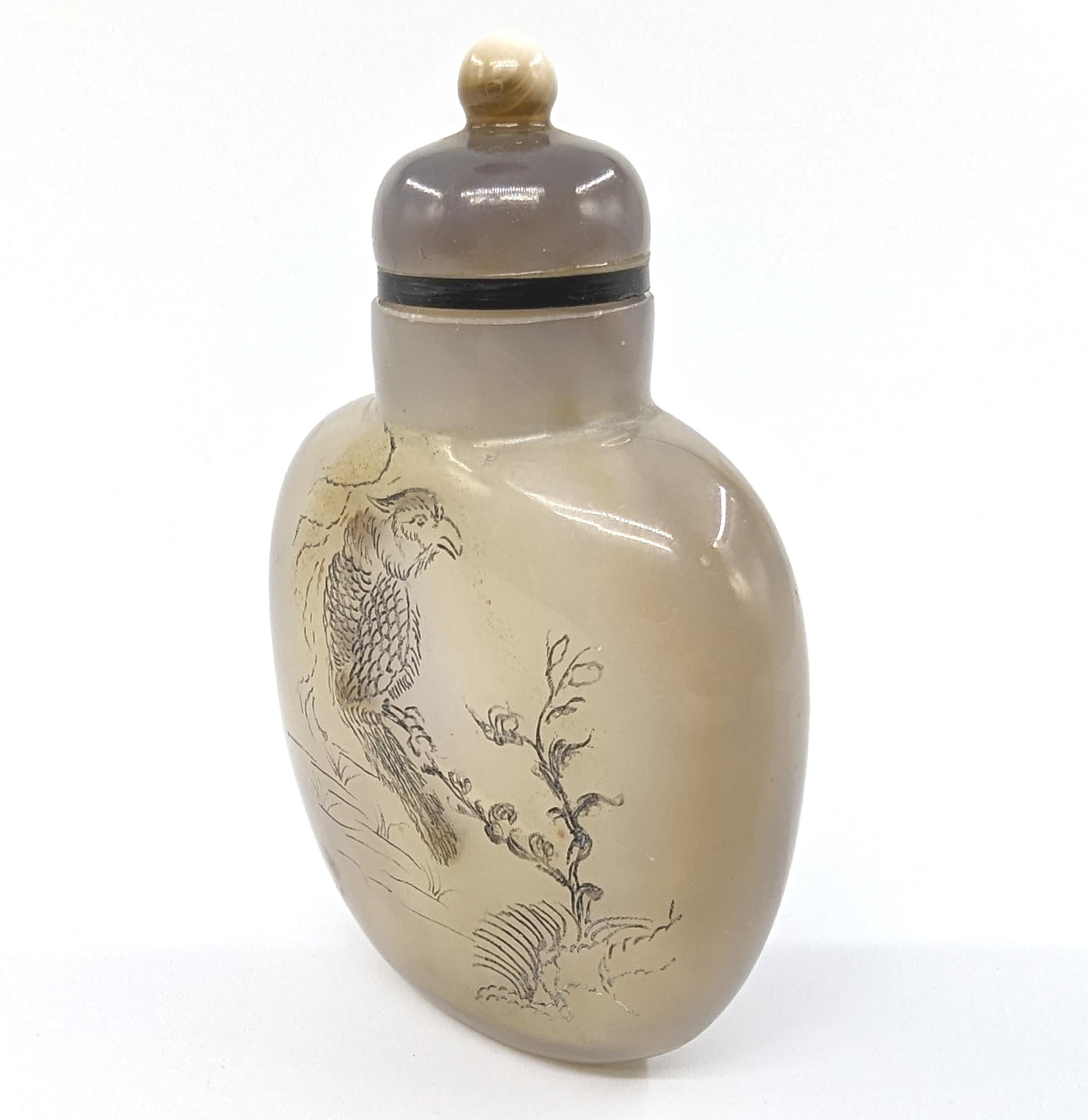 Antike chinesische Moosachat Schnupftabakflasche eingeschnittenen Vogel 19c Qing im Angebot 3