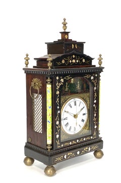 Antiguo Reloj Chino de Mármol con Incrustaciones de Madreperla Autómata Figura con Soporte de Esmalte