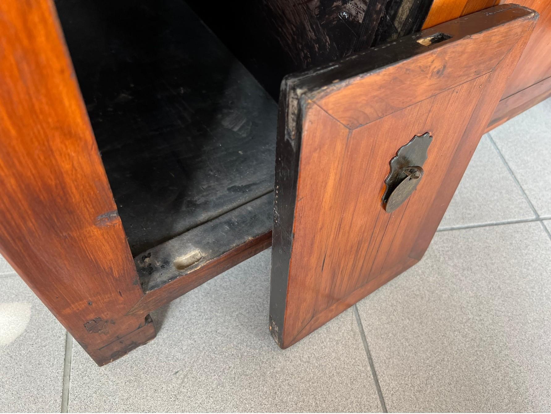 Antique Chinese Multi-Drawer Sideboard Buffet en venta 4