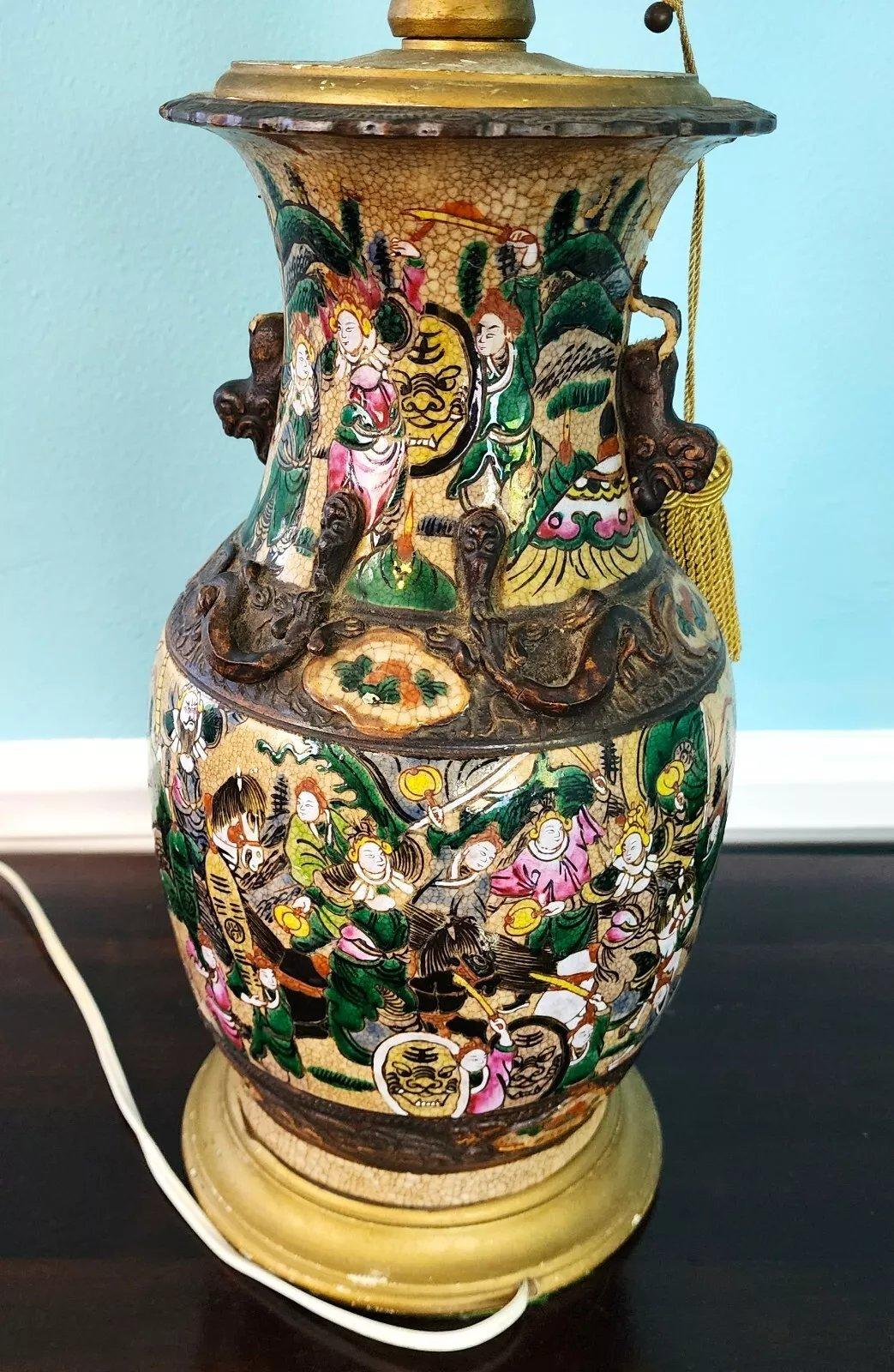 Ancienne lampe chinoise à vase de Nankin Dynastie Qing 19ème siècle en vente 7