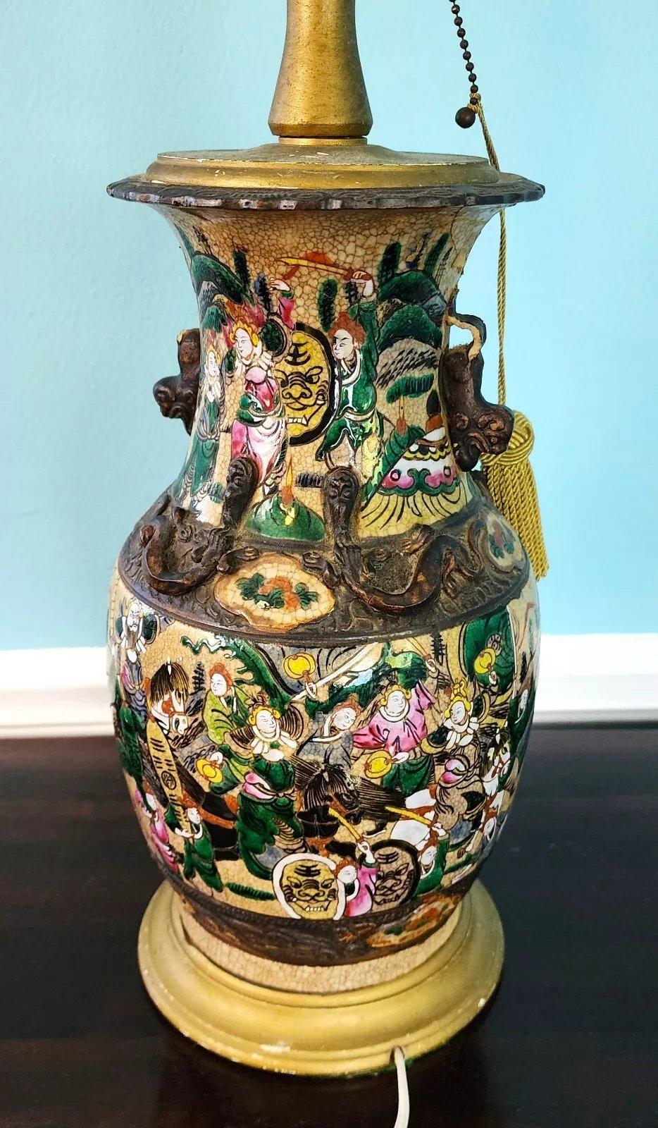 Ancienne lampe chinoise à vase de Nankin Dynastie Qing 19ème siècle en vente 8