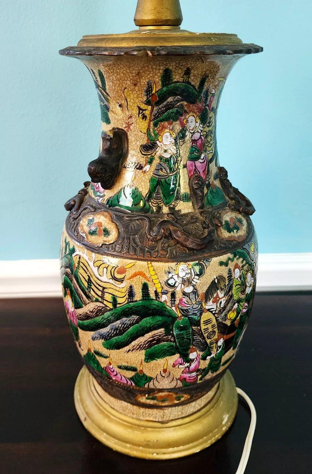 Ancienne lampe chinoise à vase de Nankin Dynastie Qing 19ème siècle en vente 9