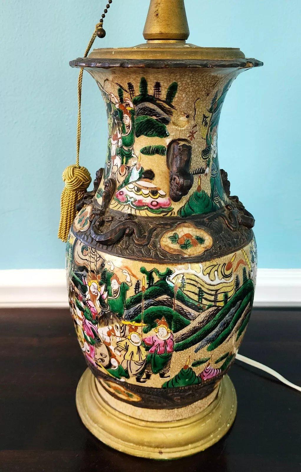 Ancienne lampe chinoise à vase de Nankin Dynastie Qing 19ème siècle en vente 12