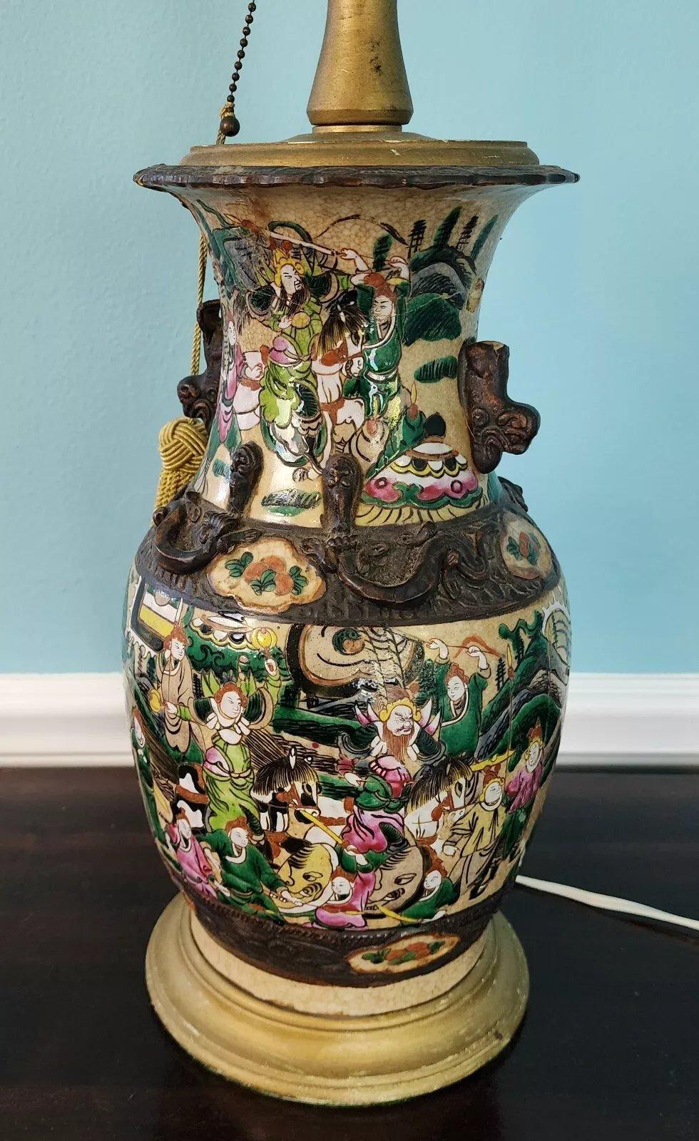 Ancienne lampe chinoise à vase de Nankin Dynastie Qing 19ème siècle en vente 13