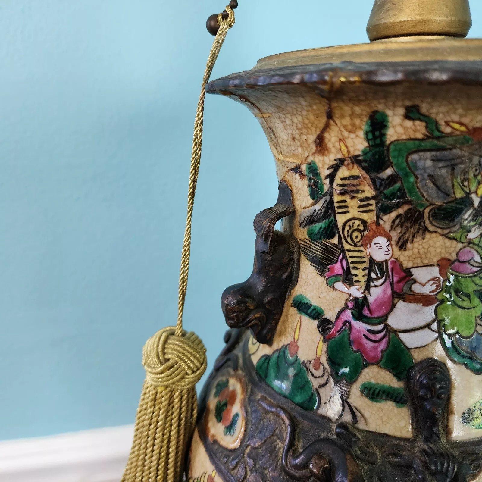 Porcelaine Ancienne lampe chinoise à vase de Nankin Dynastie Qing 19ème siècle en vente