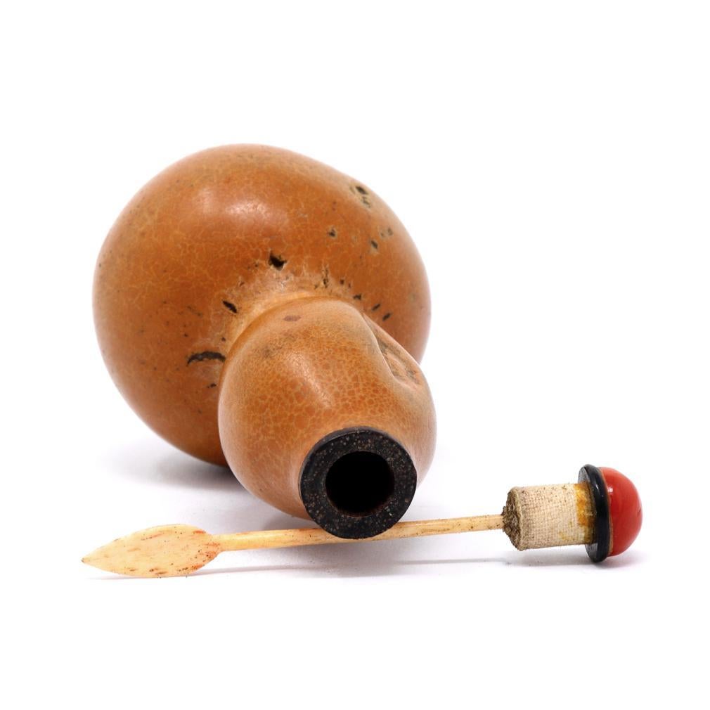 Organic Material Antique Chinese Natural Double Gourd Snuff Bottle For Sale