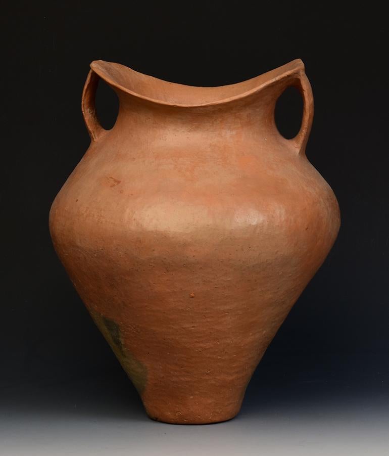 Antique Chinese Neolithic Siwa culture large pottery Amphora jar.

Age: China, Neolithic period, 1350 B.C.
Size: Height 33 C.M. / Width 26.2 C.M.
Condition: Well-preserved old burial condition overall.

100% satisfaction and authenticity