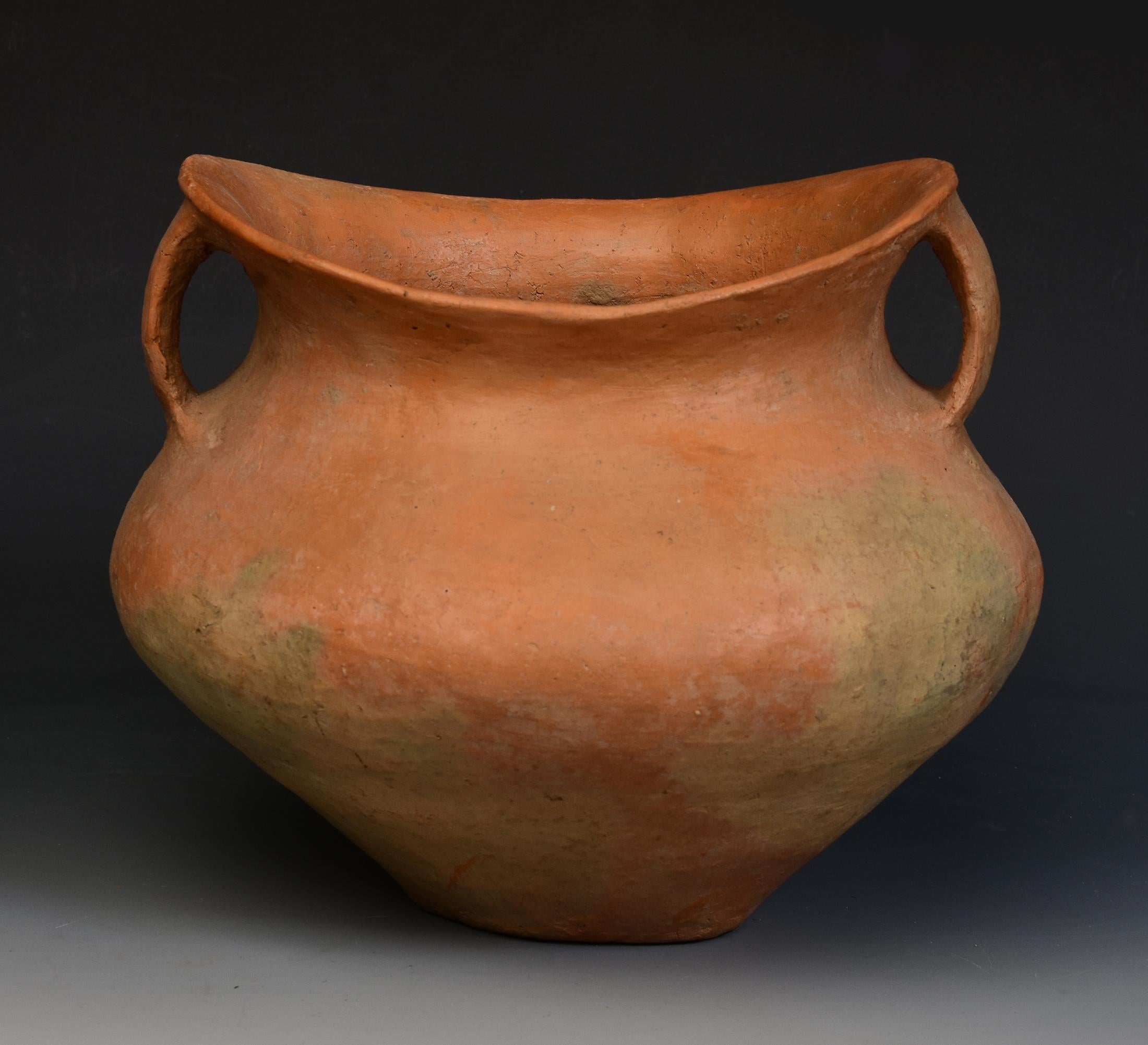 Antique Chinese Neolithic Siwa culture pottery Amphora jar.

Age: China, Neolithic period, 1350 B.C.
Size: Height 17.8 C.M. / Width 21 C.M.
Condition: Well-preserved old burial condition overall.

100% satisfaction and authenticity guaranteed