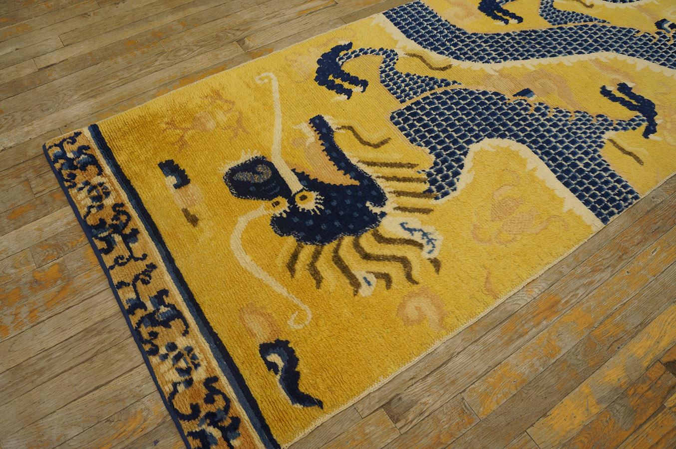 Late 18th Century Chinese Ningxia Dragon Pillar Carpet (2' 9'' x 9'-85 x 275 cm) For Sale 6