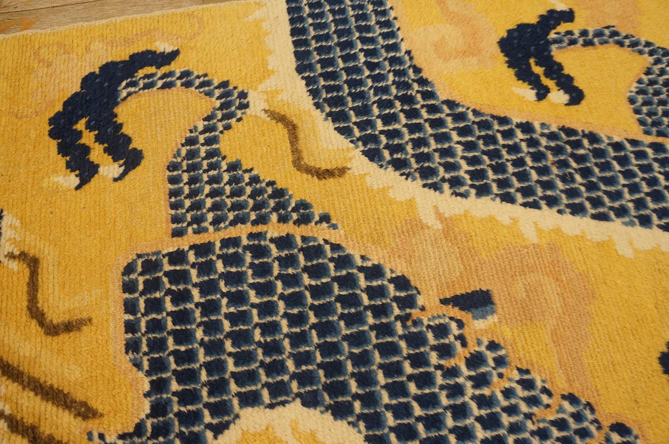 Late 18th Century Chinese Ningxia Dragon Pillar Carpet (2' 9'' x 9'-85 x 275 cm) For Sale 8