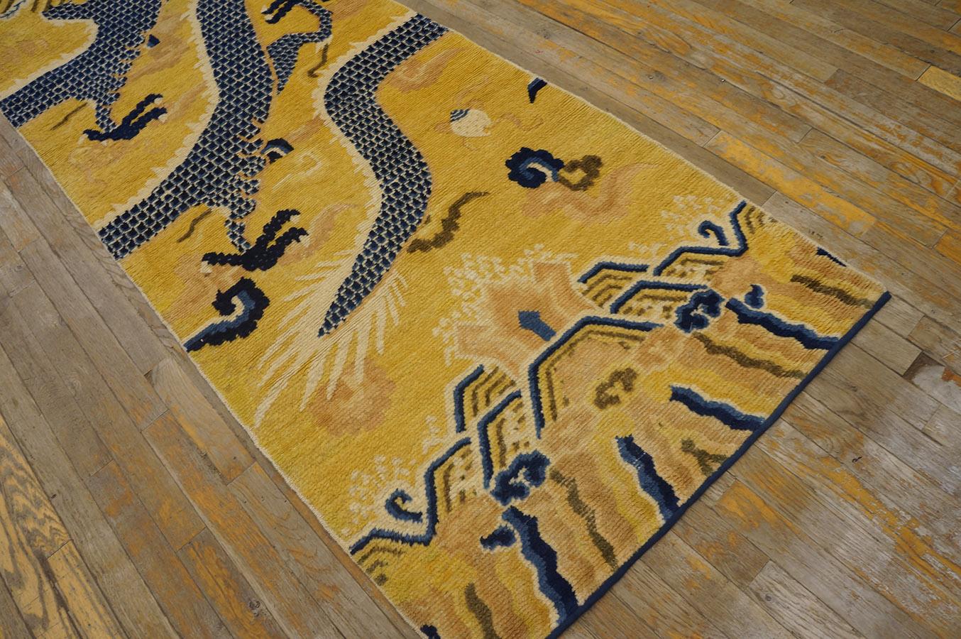 Late 18th Century Chinese Ningxia Dragon Pillar Carpet (2' 9'' x 9'-85 x 275 cm) For Sale 4