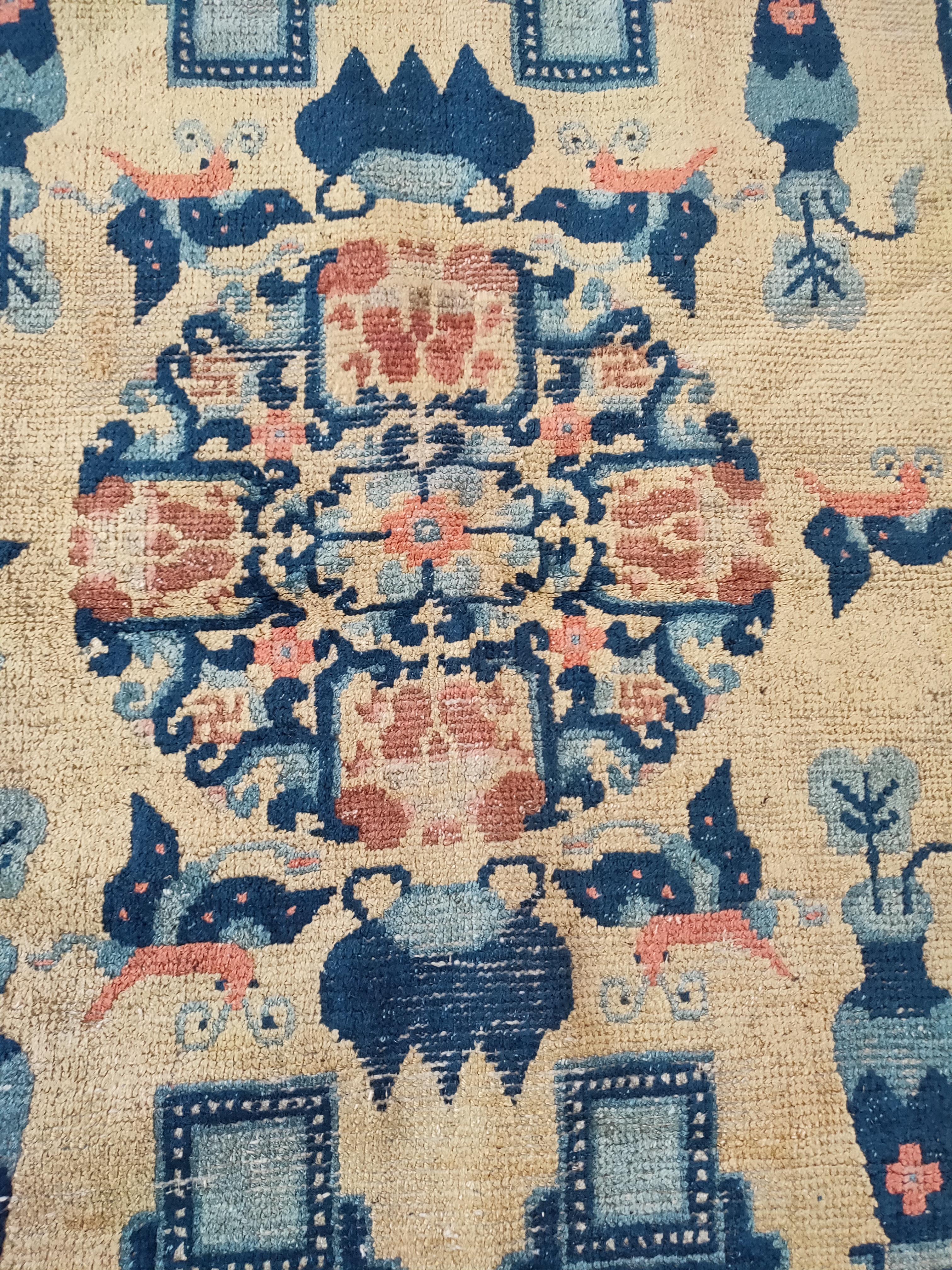 Antique Chinese Ningxia rug, size: 4' 4'' x 7' 4''.
