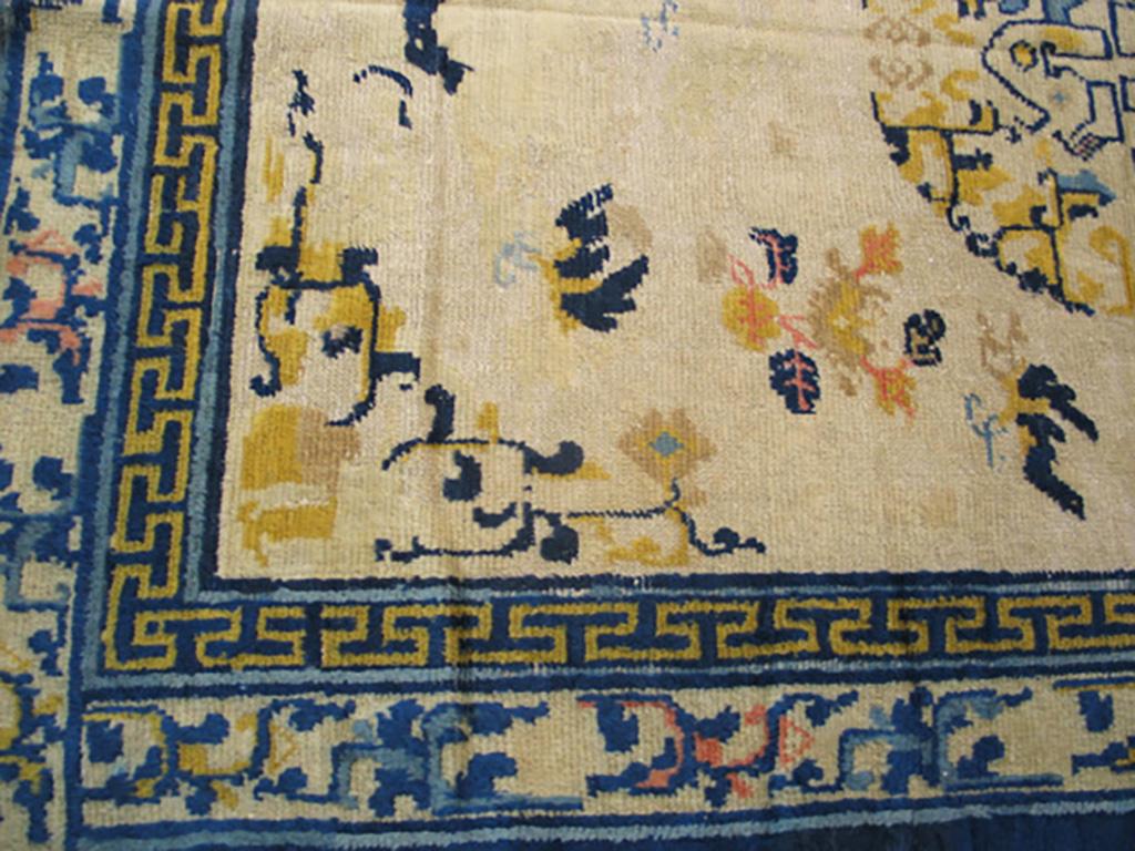 Antique Chinese Ningxia Rug In Good Condition For Sale In New York, NY