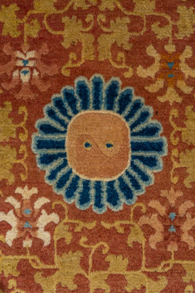 Noué à la main Tapis Ningxia chinois ancien avec champ rouge et or