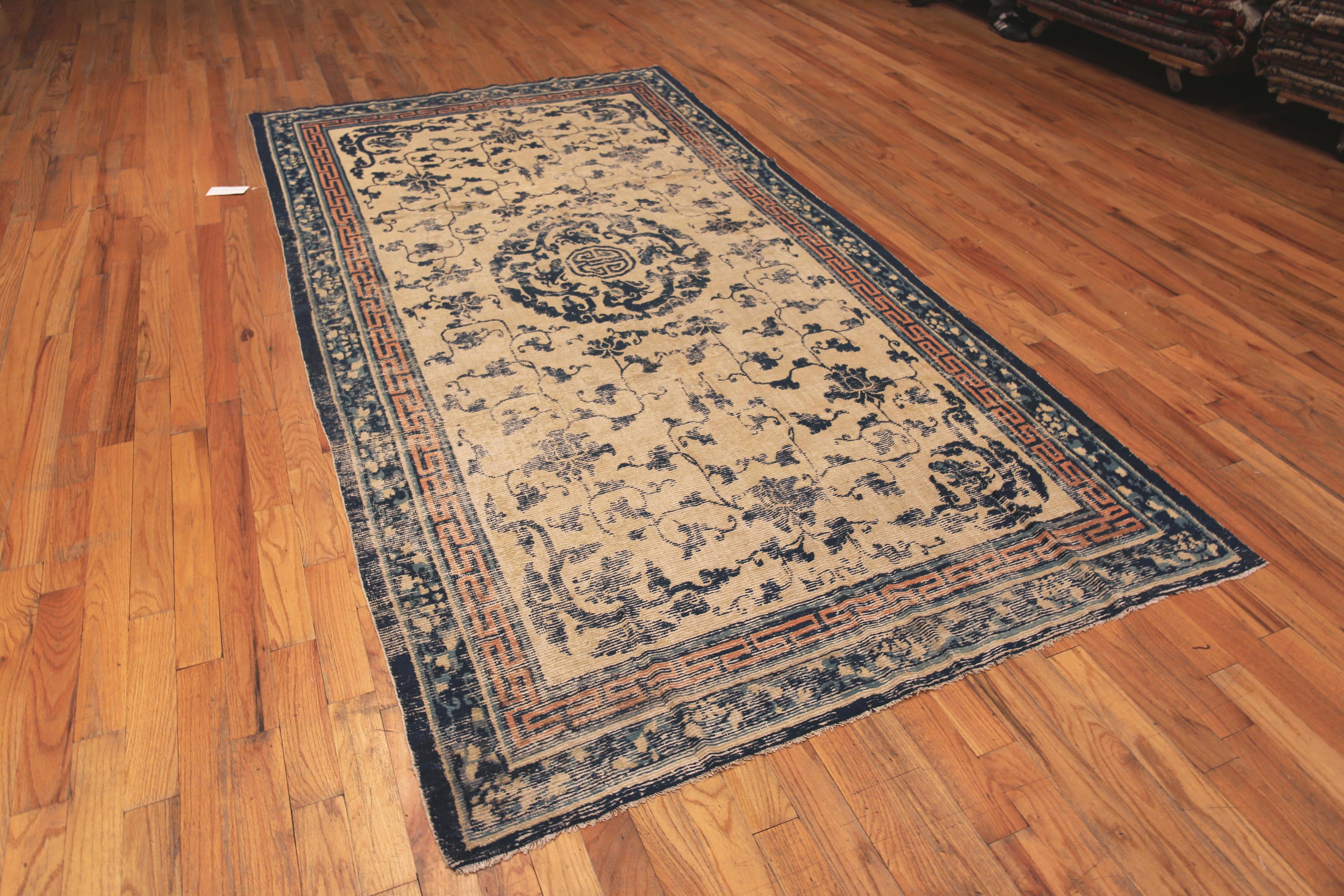 Hand-Knotted Antique Chinese Ningxia Rug. 5 ft 10 in x 11 ft 3 in For Sale
