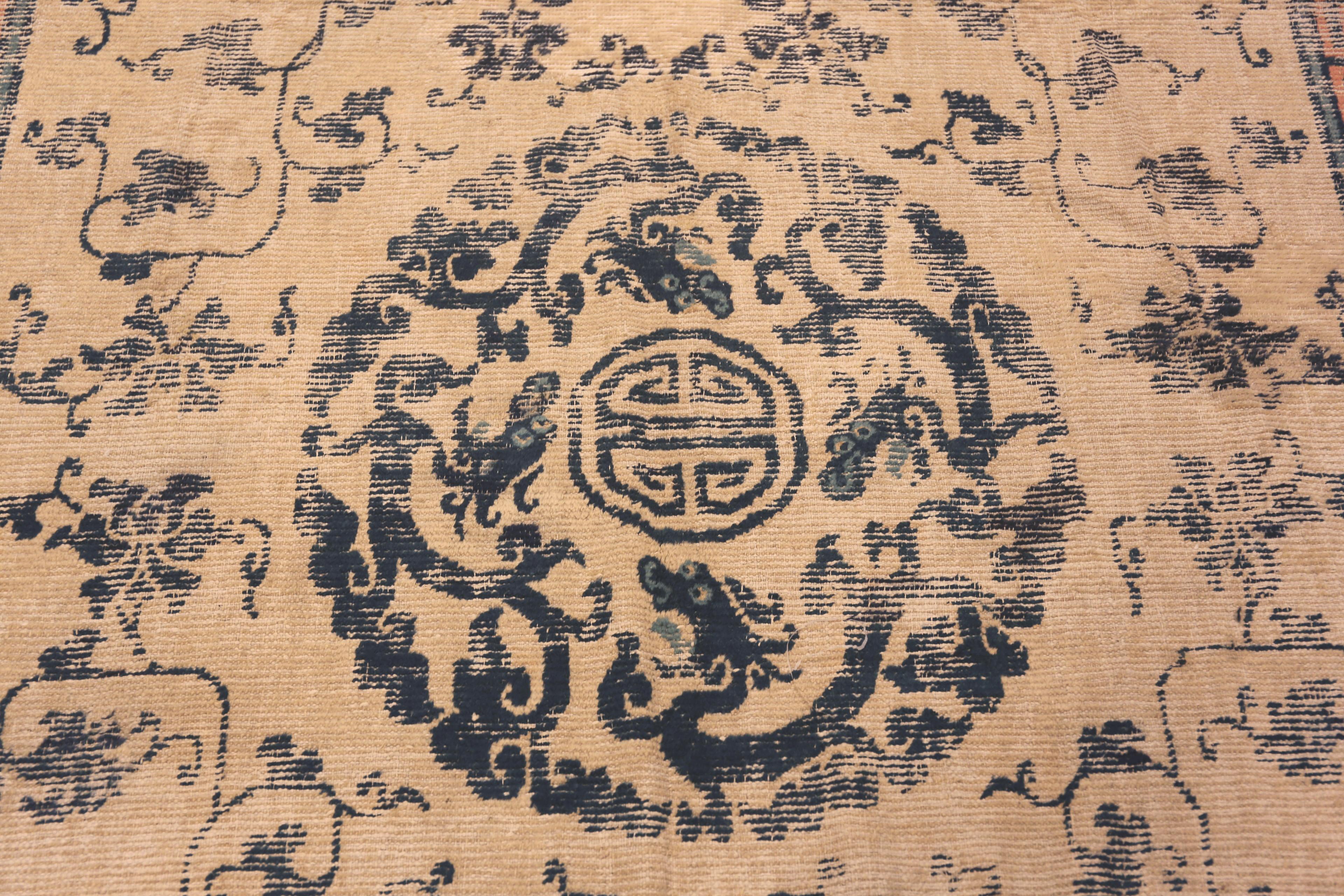 Antique Chinese Ningxia Rug. 5 ft 10 in x 11 ft 3 in In Good Condition For Sale In New York, NY